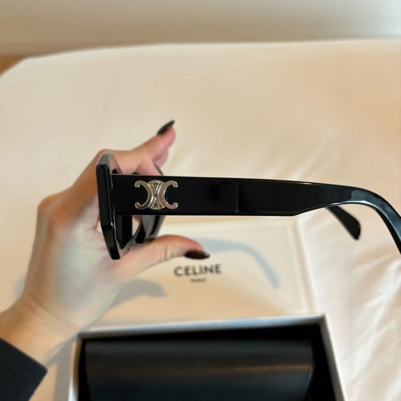 CÉLINE OVAL SUNGLASSES NEVER WORN - Picture 5 of 8